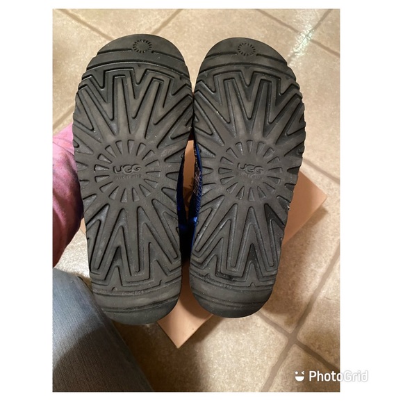 🎉Host Pick🎉 UGG Womens Classic Sparkles Blue Sequin Boots US 7 - Picture 9 of 9